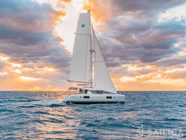 Lagoon 42 - Yacht Charter Sailica