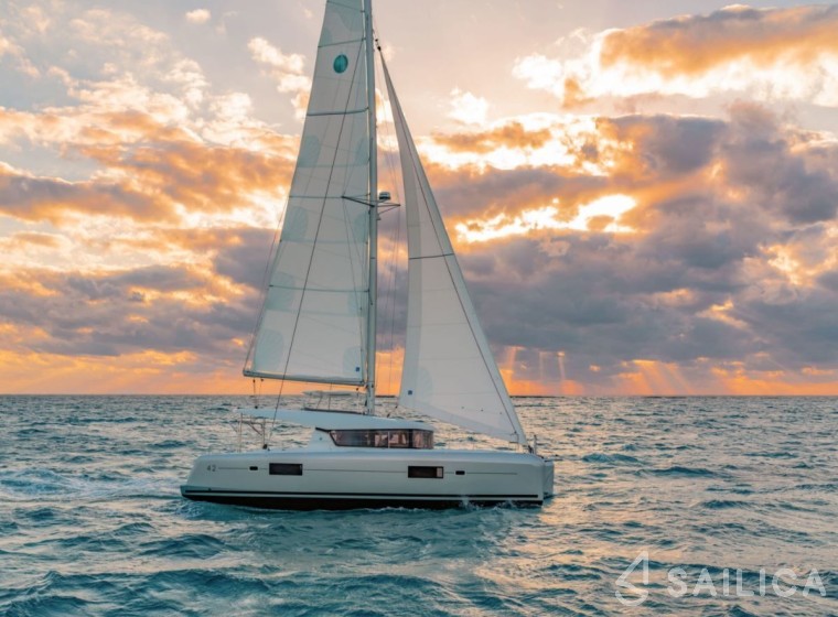 Lagoon 42 - Yacht Charter Sailica