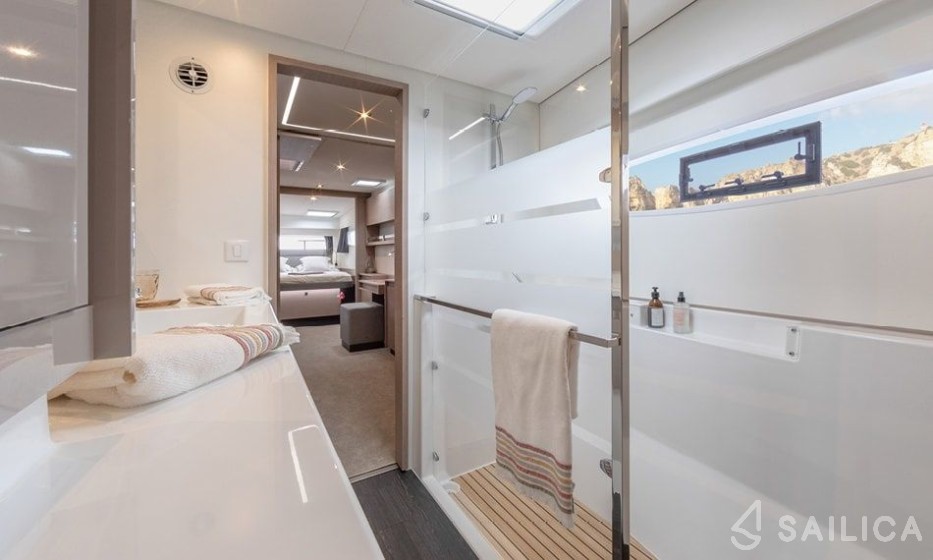 Elba 45 - Yacht Charter Sailica