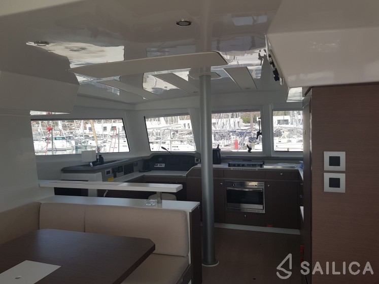 Bali Catspace - Yacht Charter Sailica