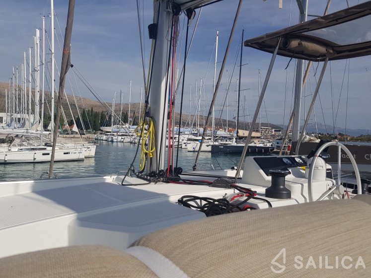 Bali Catspace - Yacht Charter Sailica