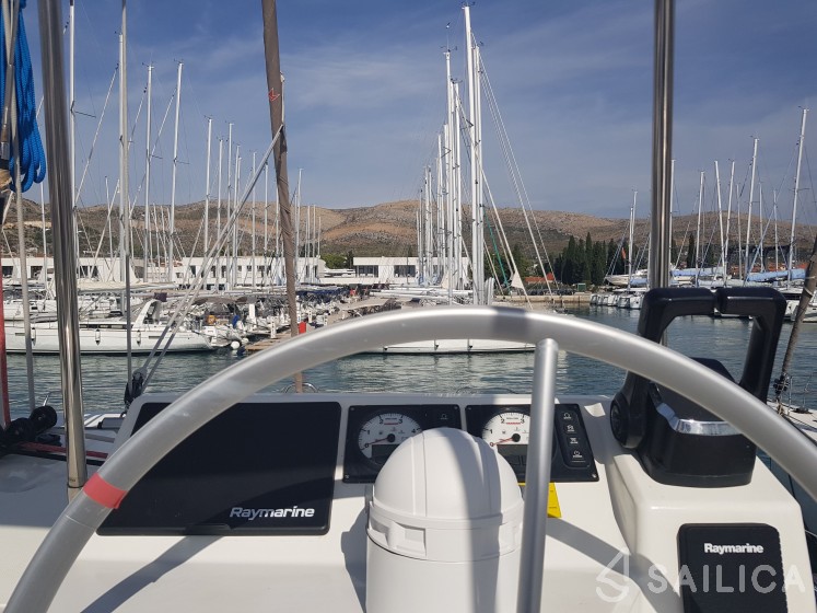 Bali Catspace - Yacht Charter Sailica