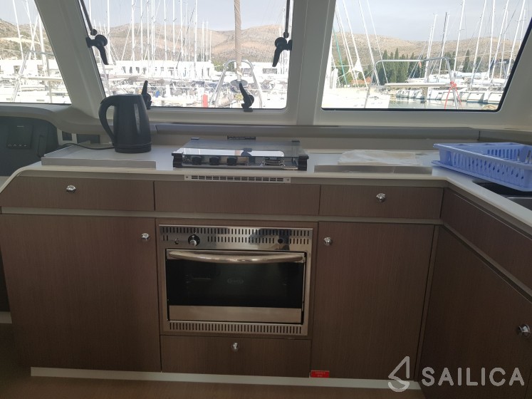 Bali Catspace - Yacht Charter Sailica