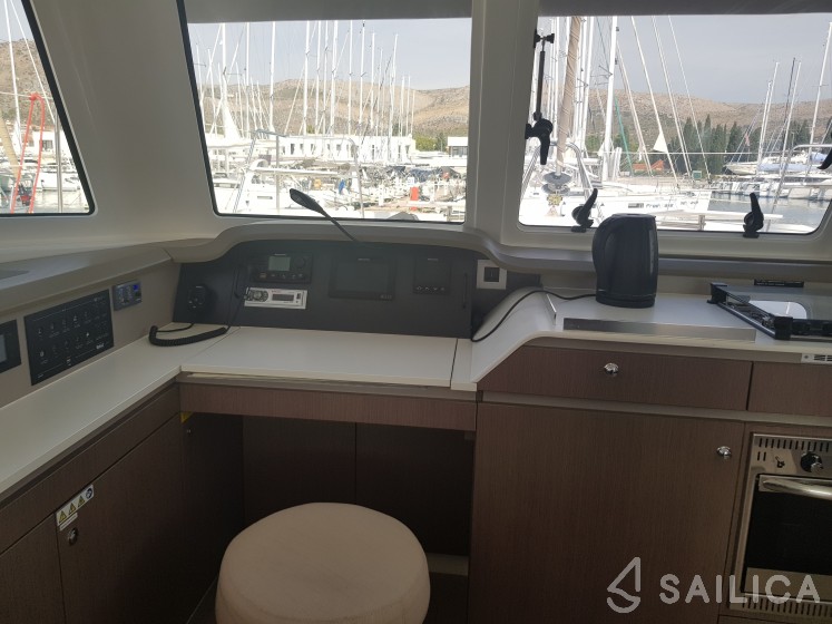 Bali Catspace - Yacht Charter Sailica