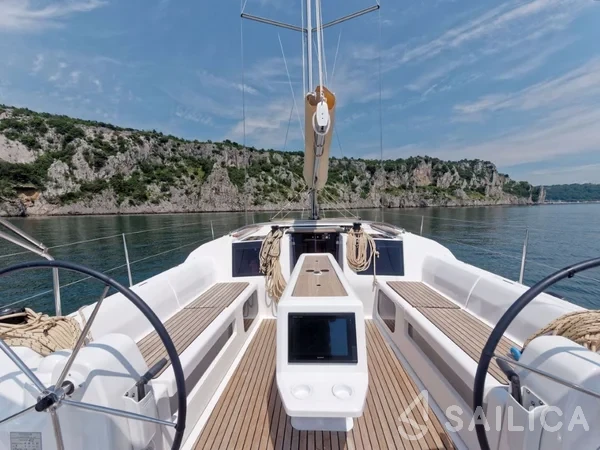 Dufour 412 GL - Yacht Charter Sailica
