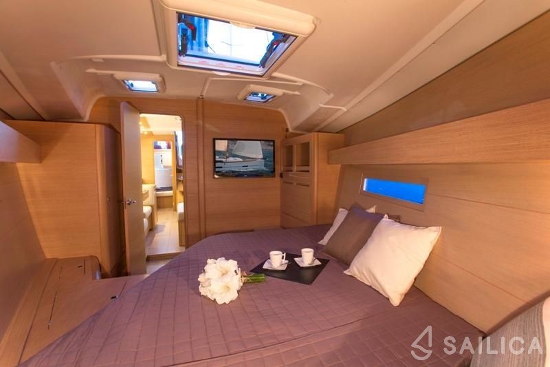 Dufour 412 GL - Yacht Charter Sailica