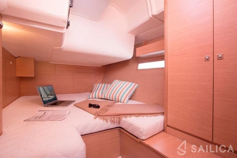 Dufour 412 GL - Yacht Charter Sailica