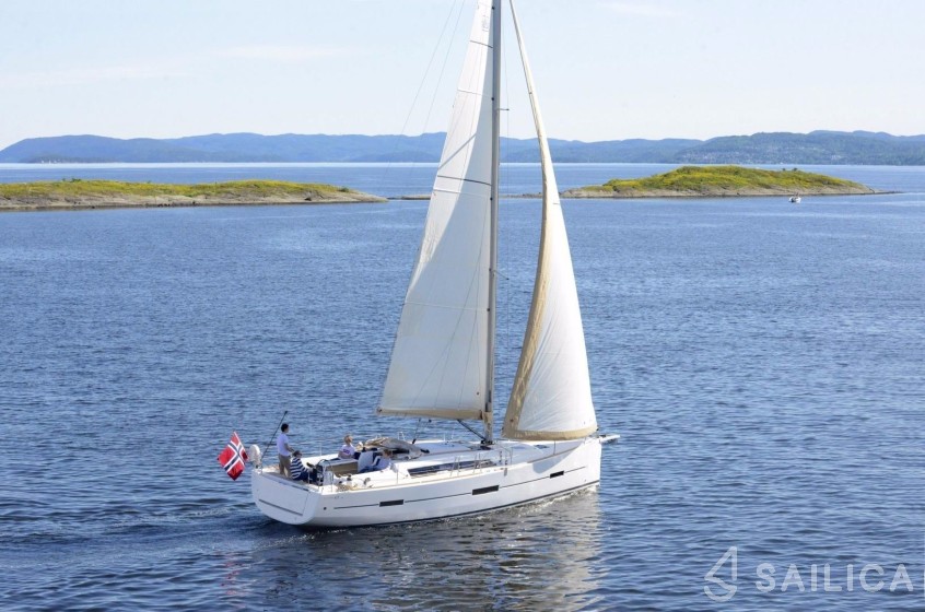 Dufour 412 GL - Yacht Charter Sailica