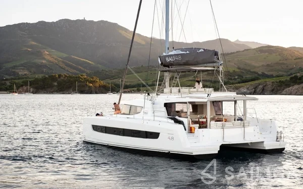 Bali 4.8  - Photo #33 Bali 4.8  - Yacht Charter Sailica