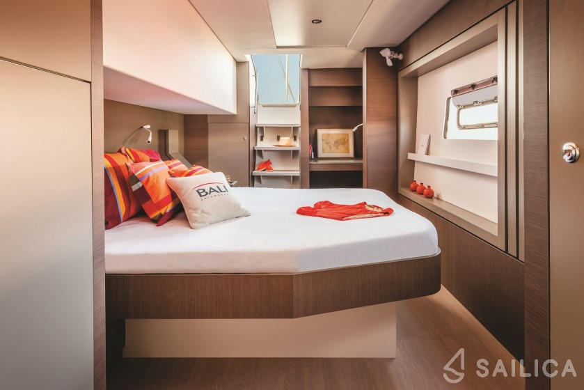 Bali 4.8  - Photo #23 Bali 4.8  - Yacht Charter Sailica