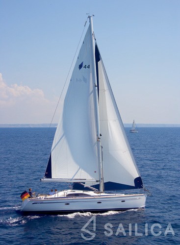 Bavaria 44 Vision - Yacht Charter Sailica