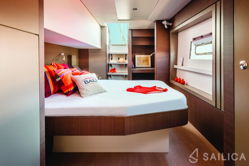 Bali 4.8  - Yacht Charter Sailica