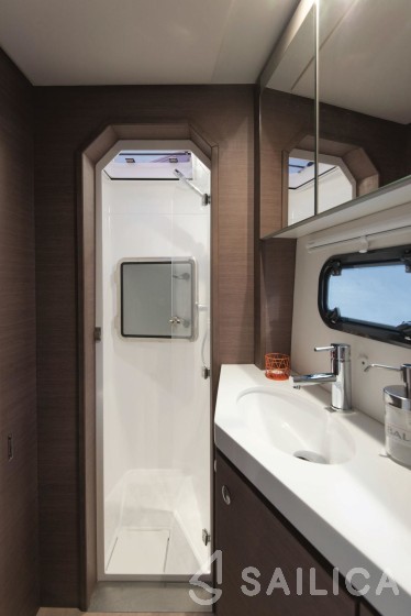 Bali 4.8  - Yacht Charter Sailica