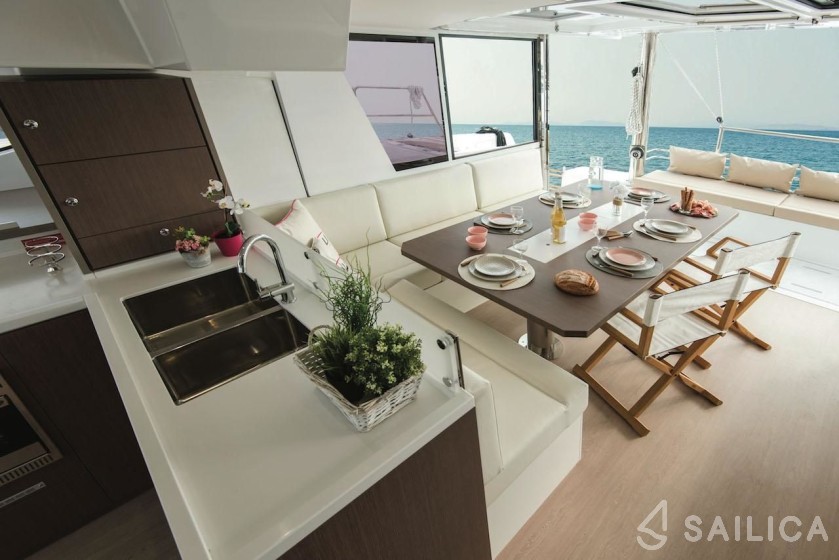 Bali 4.8  - Yacht Charter Sailica