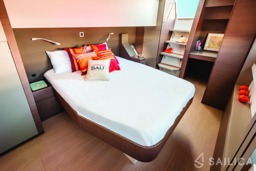 Bali 4.8  - Yacht Charter Sailica