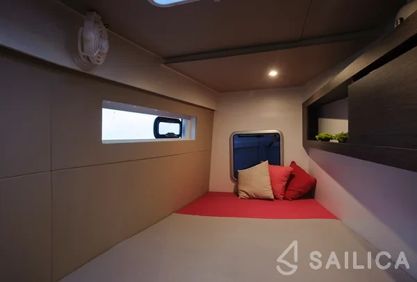 Nautitech 40 open NEW - 4 + 2 cab. - Yacht Charter Sailica