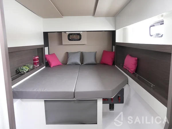 Nautitech 40 open NEW - 4 + 2 cab. - Yacht Charter Sailica