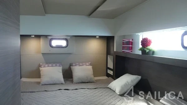 Nautitech 40 open NEW - 4 + 2 cab. - Yacht Charter Sailica