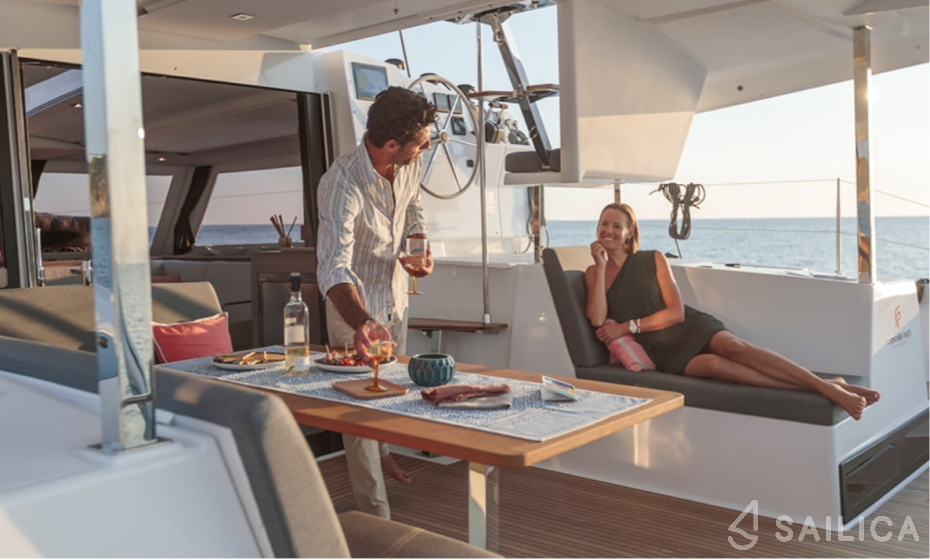 Isla 40 - Yacht Charter Sailica