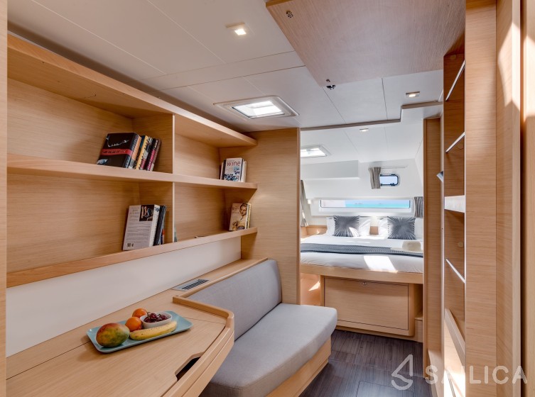 Lagoon 42 - Yacht Charter Sailica