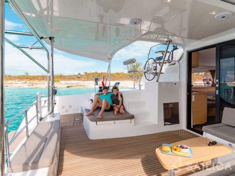 Lagoon 42 - Yacht Charter Sailica