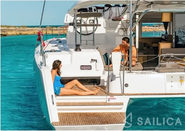 Lagoon 42 - Yacht Charter Sailica