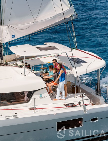 Lagoon 42 - Yacht Charter Sailica