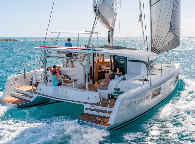 Lagoon 42 - Yacht Charter Sailica