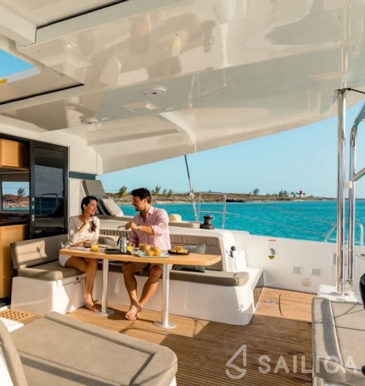 Lagoon 42 - Yacht Charter Sailica