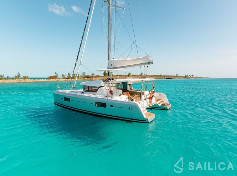 Lagoon 42 - Yacht Charter Sailica