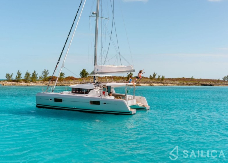 Lagoon 42 - Yacht Charter Sailica