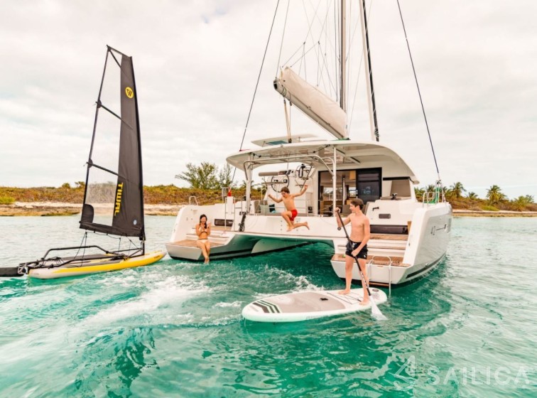 Lagoon 42 - Yacht Charter Sailica