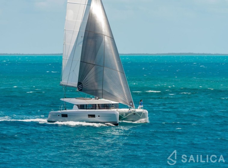 Lagoon 42 - Yacht Charter Sailica