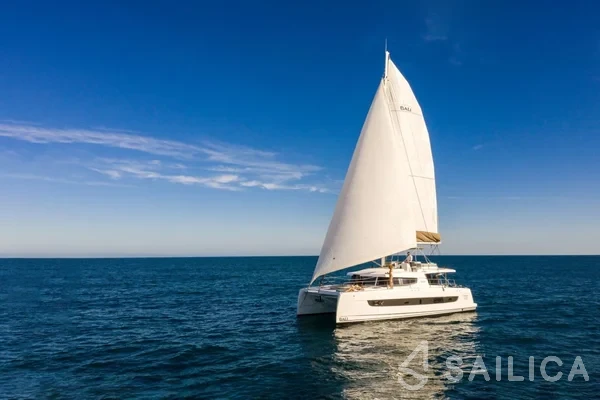 Bali 4.6 - Photo #25 Bali 4.6 - Yacht Charter Sailica