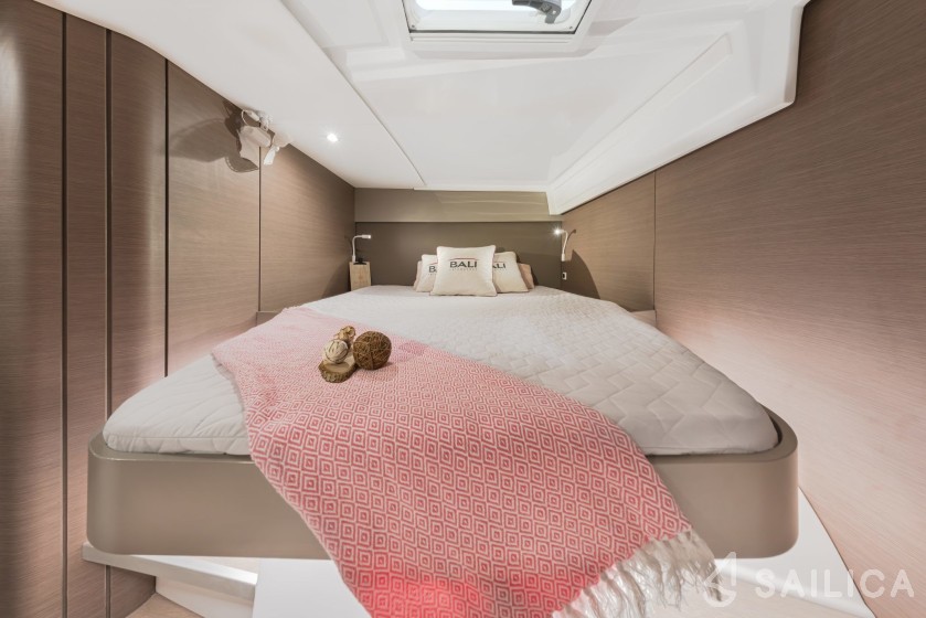 Bali Catspace - Yacht Charter Sailica