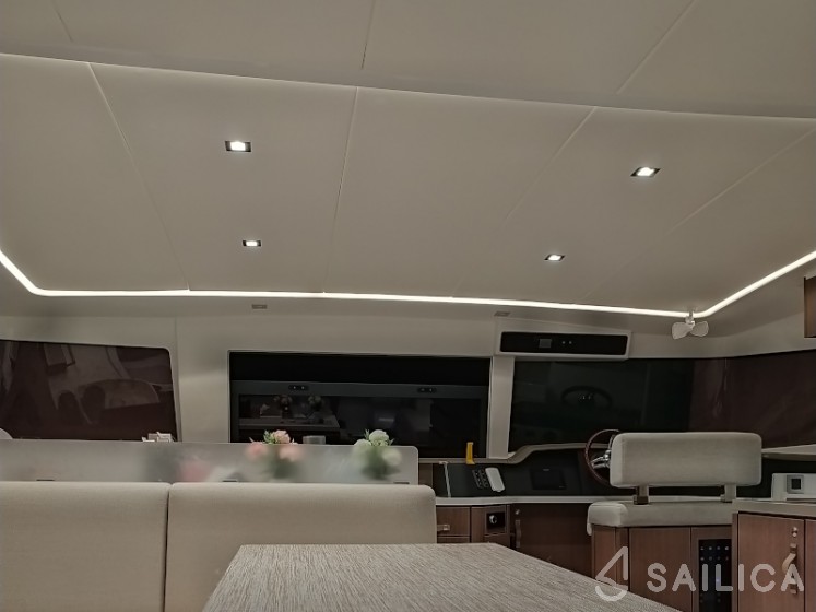 Bali 4.3 MY - Yacht Charter Sailica