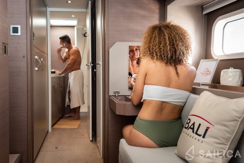 Bali 4.6 - Yacht Charter Sailica