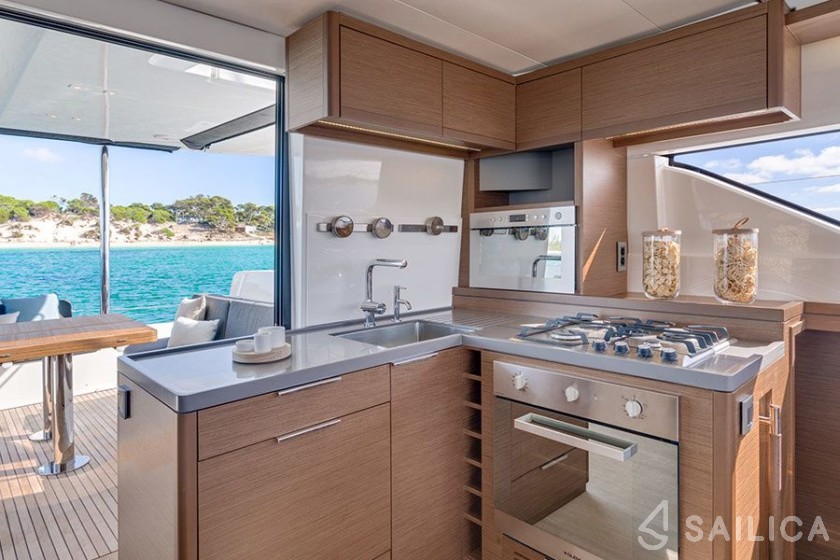 Lagoon 50 - Yacht Charter Sailica