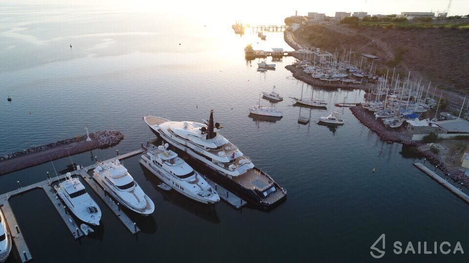 Lagoon 46  - Yacht Charter Sailica