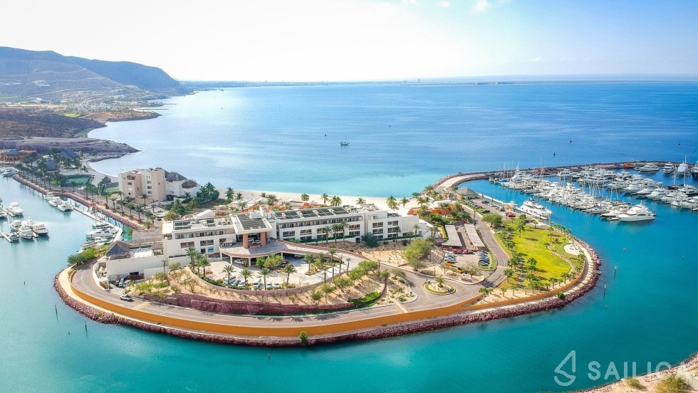 Lagoon 46  - Yacht Charter Sailica