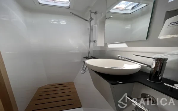 Nautitech 40 open NEW - 4 + 2 cab. - Photo #58 Nautitech 40 open NEW - 4 + 2 cab. - Yacht Charter Sailica