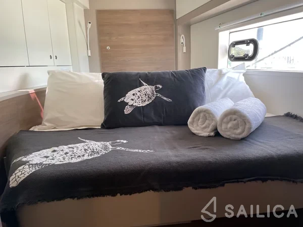 Bali 4.2 - Photo #49 Bali 4.2 - Yacht Charter Sailica