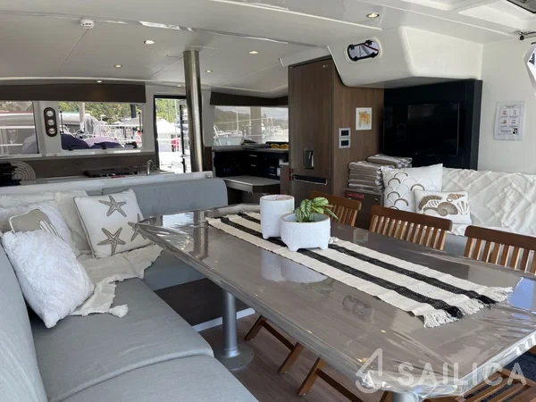 Bali 4.2 - Photo #46 Bali 4.2 - Yacht Charter Sailica