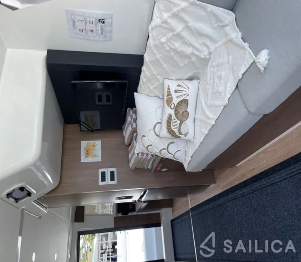 Bali 4.2 - Photo #45 Bali 4.2 - Yacht Charter Sailica