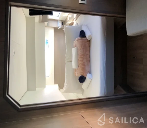 Bali 4.2 - Photo #50 Bali 4.2 - Yacht Charter Sailica