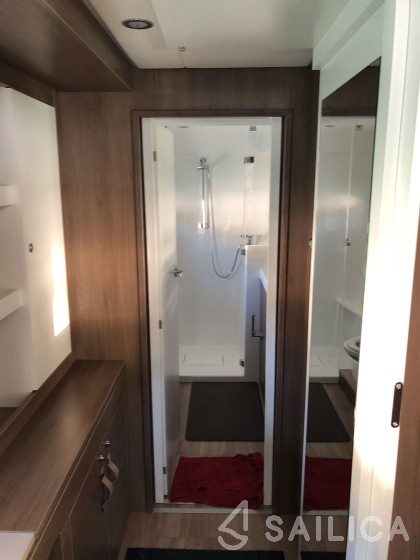 Bali 4.2 - Photo #36 Bali 4.2 - Yacht Charter Sailica