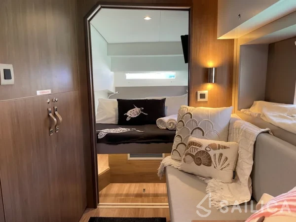 Bali 4.2 - Photo #48 Bali 4.2 - Yacht Charter Sailica