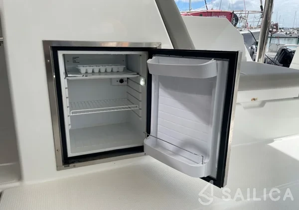 Saona 47 - Photo #41 Saona 47 - Yacht Charter Sailica