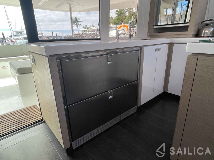 Saona 47 - Photo #29 Saona 47 - Yacht Charter Sailica