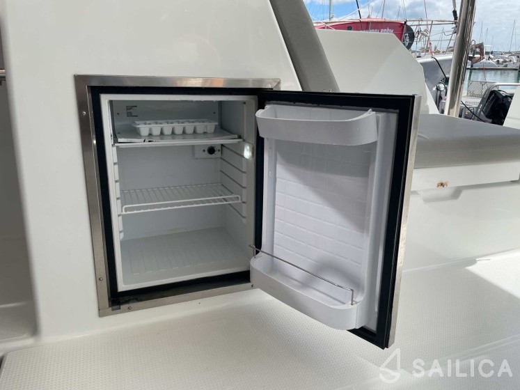 Saona 47 - Photo #25 Saona 47 - Yacht Charter Sailica
